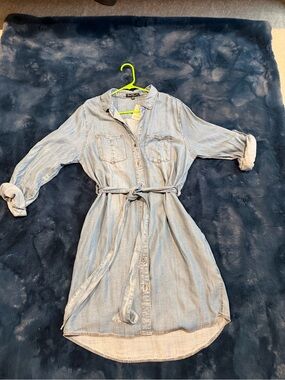 Velvet Heart Light Blue Chambray Shirt Dress
